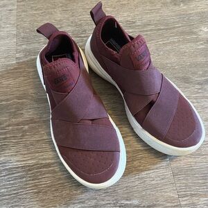 Vans Ultrarange Ultra Cush Sneakers men’s size 4 woman’s size 5.5